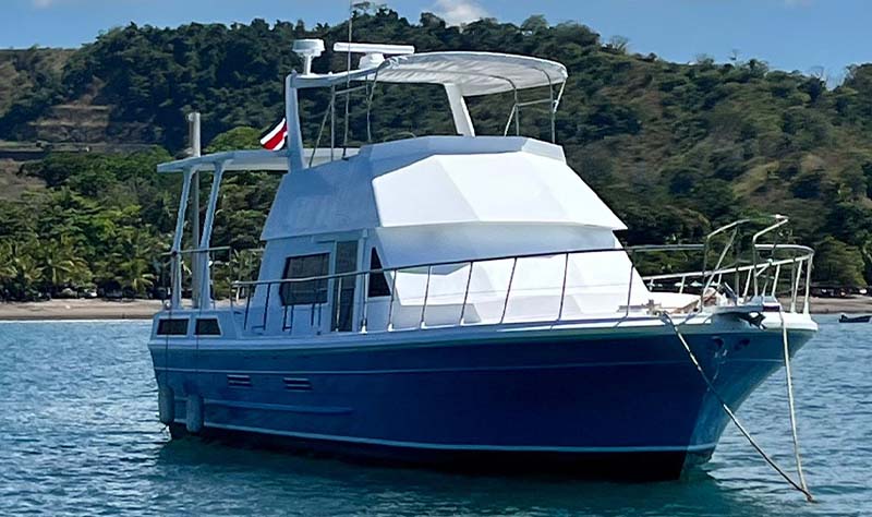 Party Boat in Jaco by Costa Rica Elite