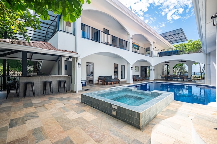 Beachfront Rental in Jaco Costa Rica - Playa del Rey by Costa Rica Elite - Vacation Rentals in Jaco • Costa Rica Elite Beachfront Rental in Jaco Costa Rica - Playa del Rey by Costa Rica Elite - Vacation Rentals in Jaco