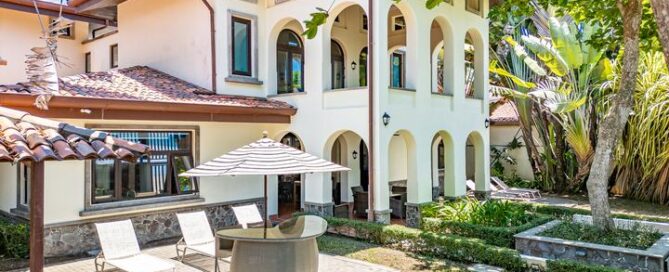 Villa Montine, Jaco Costa Rica - Beachfront Vacation Rental in Jaco
